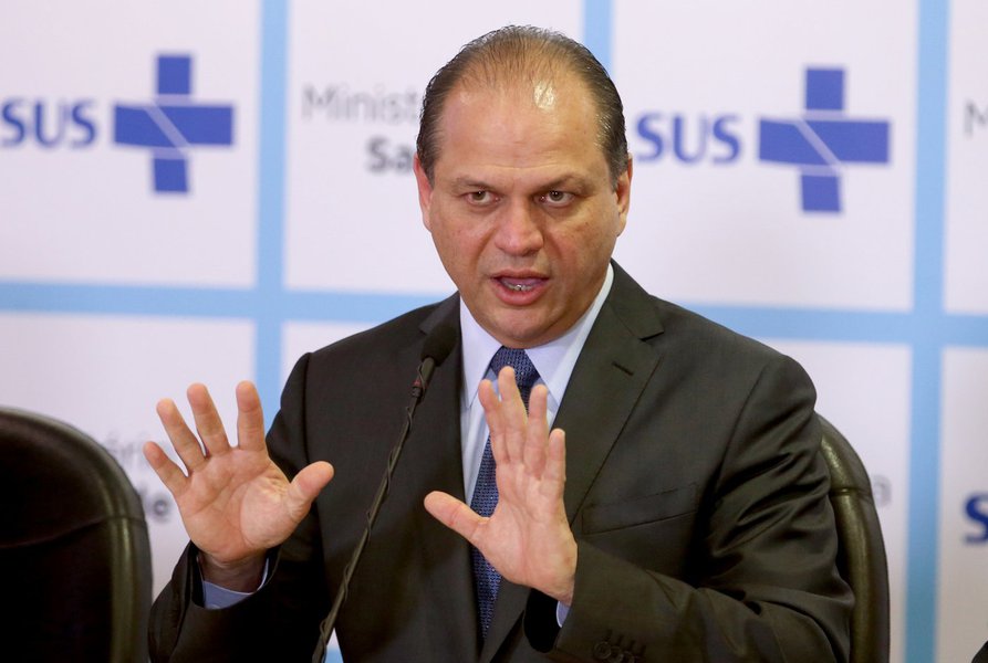 Brasília - O ministro da Saúde, Ricardo Barros, concede sua primeira entrevista coletiva à imprensa sobre assuntos relacionados à pasta (Wilson Dias/Agência Brasil) (Foto: Gisele Federicce) Brasília - O ministro da Saúde, Ricardo Barros, concede sua primeira entrevista coletiva à imprensa sobre assuntos relacionados à pasta (Wilson Dias/Agência Brasil)