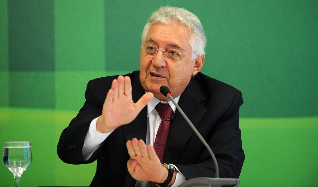 Brasília- DF- Brasil- 02/02/2015- O ministro da Secretaria da Micro e Pequena Empresa (SMPE), Guilherme Afif Domingos, apresenta dados de adesão ao Simples Nacional do exercício 2015 (Elza Fiúza/Agência Brasil) (Foto: Leonardo Lucena) Brasília- DF- Brasil- 02/02/2015- O ministro da Secretaria da Micro e Pequena Empresa (SMPE), Guilherme Afif Domingos, apresenta dados de adesão ao Simples Nacional do exercício 2015 (Elza Fiúza/Agência Brasil)
