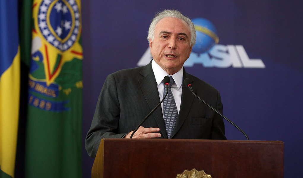 Brasília - O presidente Michel Teme durante cerimônia de assinatura da Medida Provisória (MP) para reestruturação do ensino médio (Valter Campanato/Agência Brasil) (Foto: Valter Lima) Brasília - O presidente Michel Teme durante cerimônia de assinatura da Medida Provisória (MP) para reestruturação do ensino médio (Valter Campanato/Agência Brasil)