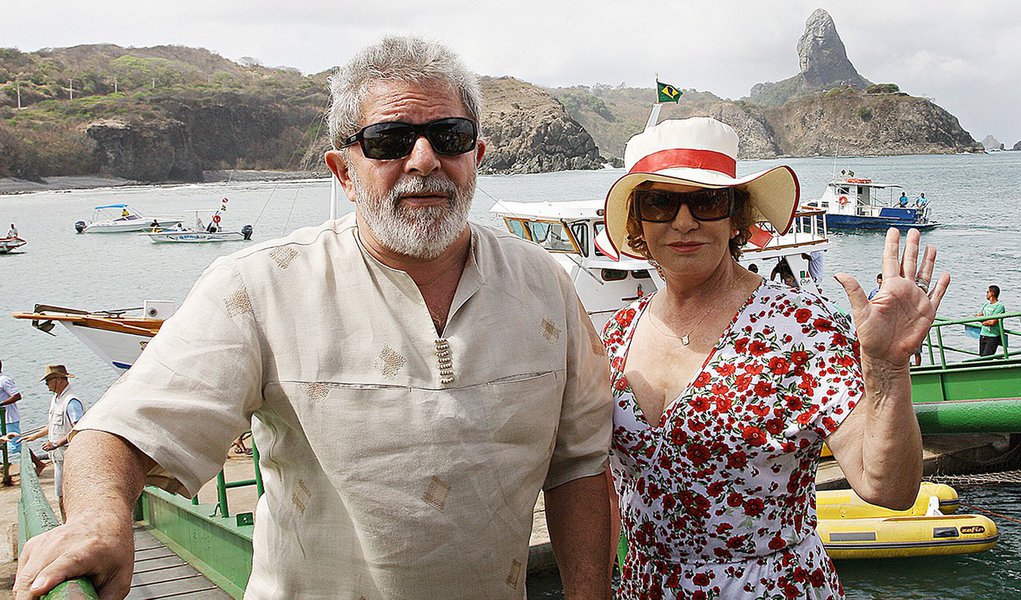 FERNANDO DE NORONHA/PA ARQUIVO 31-12-2008 LULA FERIAS Presidente Lula e Dona Marisa durante Passeio de barco em Fernando de Noronha . 31/12/2008 FOTO Ricardo Stuckert/ PR/DIVULGACAO (Foto: Gisele Federicce) FERNANDO DE NORONHA/PA ARQUIVO 31-12-2008 LULA FERIAS Presidente Lula e Dona Marisa durante Passeio de barco em Fernando de Noronha . 31/12/2008 FOTO Ricardo Stuckert/ PR/DIVULGACAO