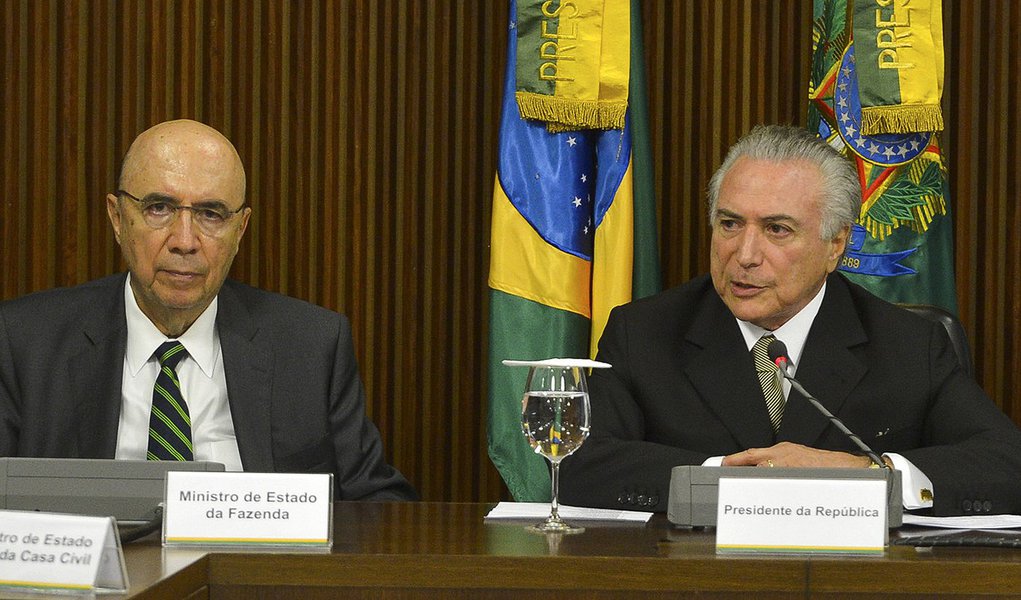 Brasília - O presidente interino Michel Temer apresenta as primeiras medidas econômicas para reequilibrar as contas do governo (José Cruz/Agência Brasil) (Foto: Roberta Namour) Brasília - O presidente interino Michel Temer apresenta as primeiras medidas econômicas para reequilibrar as contas do governo (José Cruz/Agência Brasil)