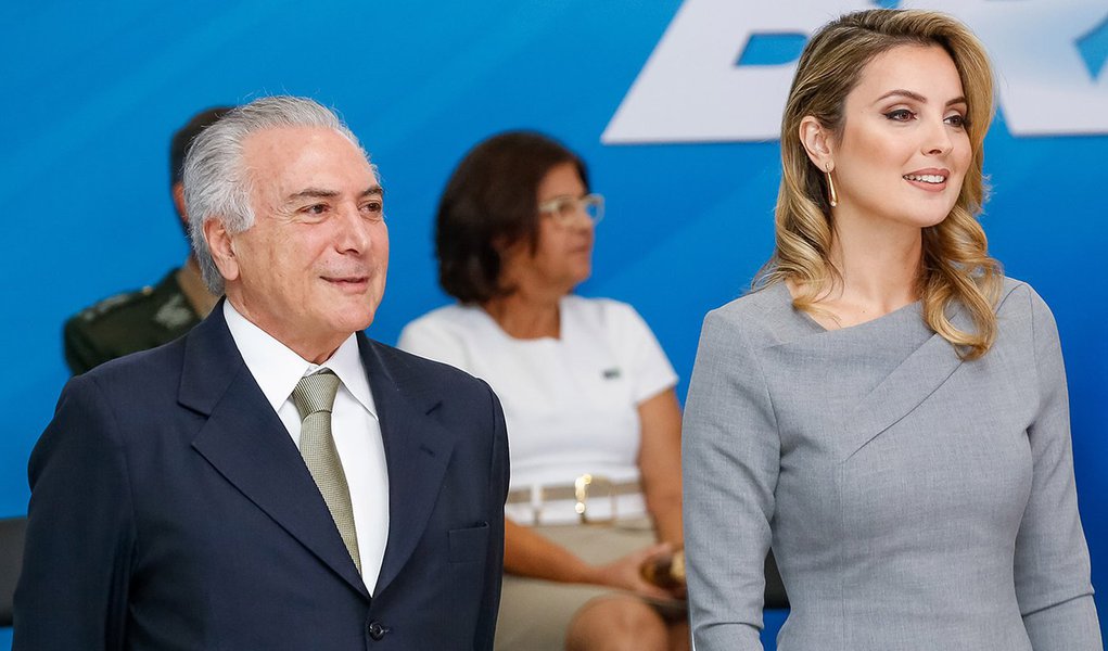Brasília - DF, 03/08/2016. Presidente em Exercício Michel Temer e a Primeira-dama, Marcela Temer durante solenidade de apresentação de oficiais-generais recém-promovidos. Foto: Carolina Antunes/PR (Foto: Paulo Emílio) Brasília - DF, 03/08/2016. Presidente em Exercício Michel Temer e a Primeira-dama, Marcela Temer durante solenidade de apresentação de oficiais-generais recém-promovidos. Foto: Carolina Antunes/PR