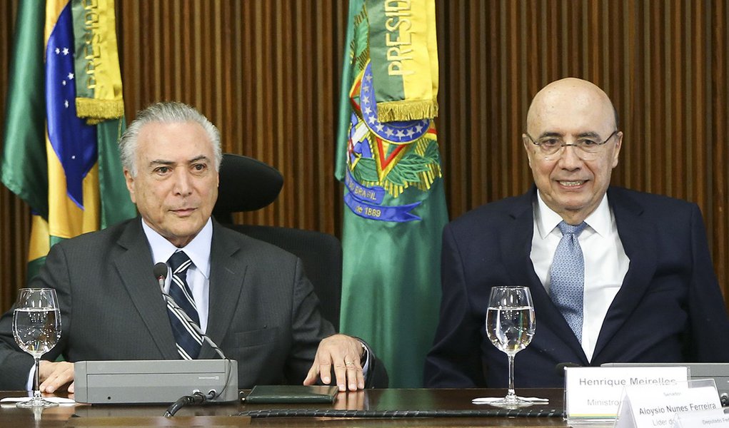 Brasília - O presidente interino Michel Temer e o ministro da Fazenda, Henrique Meirelles, durante reunião com líderes da Câmara e do Senado, no Palácio do Planalto. (Marcelo Camargo/Agência Brasil) (Foto: Paulo Moreira Leite) Brasília - O presidente interino Michel Temer e o ministro da Fazenda, Henrique Meirelles, durante reunião com líderes da Câmara e do Senado, no Palácio do Planalto. (Marcelo Camargo/Agência Brasil)