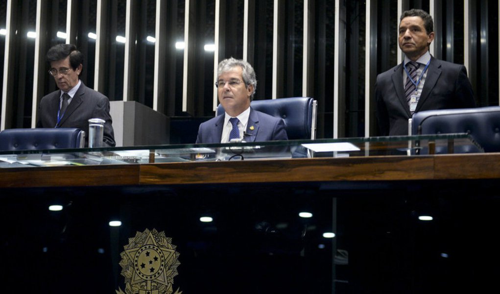 Plenário do Senado Federal durante sessão deliberativa ordinária. À mesa, senador Jorge Viana (PT-AC) preside sessão. Foto: Jefferson Rudy/Agência Senado (Foto: Gisele Federicce) Plenário do Senado Federal durante sessão deliberativa ordinária. À mesa, senador Jorge Viana (PT-AC) preside sessão. Foto: Jefferson Rudy/Agência Senado