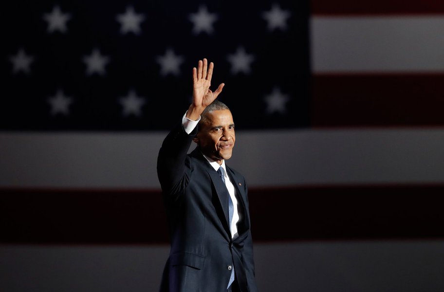 President Barack Obama acknowledges the crowd as he arrives to deliver his farewell address in Chicago, Illinois. REUTERS/John Gress (Foto: Leonardo Attuch) President Barack Obama acknowledges the crowd as he arrives to deliver his farewell address in Chicago, Illinois. REUTERS/John Gress