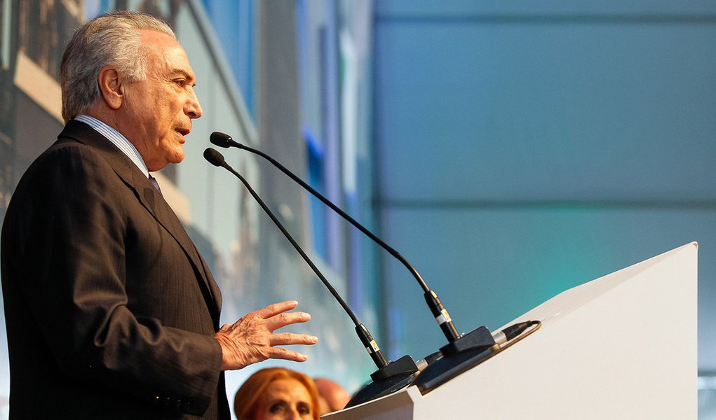 Ortigueira (PR) - O presidente interino Michel Temer participa da inauguração da nova fábrica de celulose da empresa Klabin, em Ortigueira, no interior do no Paraná (Beto Barata/PR) (Foto: Gisele Federicce) Ortigueira (PR) - O presidente interino Michel Temer participa da inauguração da nova fábrica de celulose da empresa Klabin, em Ortigueira, no interior do no Paraná (Beto Barata/PR)