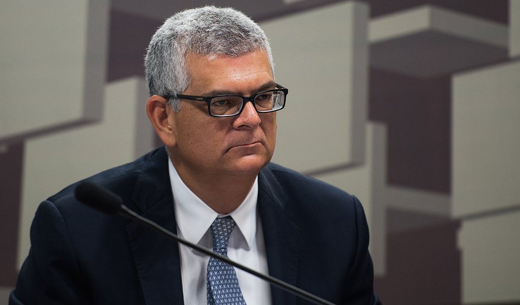 O diretor financeiro da Petrobras, Ivan de Souza Monteiro, participa de audiência conjunta das comissões de Serviços de Infraestrutura e de Assuntos Econômicos do Senado (Marcelo Camargo/Agência Brasil) (Foto: Aquiles Lins) O diretor financeiro da Petrobras, Ivan de Souza Monteiro, participa de audiência conjunta das comissões de Serviços de Infraestrutura e de Assuntos Econômicos do Senado (Marcelo Camargo/Agência Brasil)