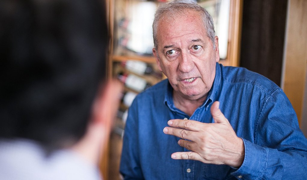 02/12/2016 - PORTO ALEGRE, RS - Entrevista com o Franklin Martins. Foto: Guilherme Santos/Sul21 (Foto: Leonardo Lucena) 02/12/2016 - PORTO ALEGRE, RS - Entrevista com o Franklin Martins. Foto: Guilherme Santos/Sul21