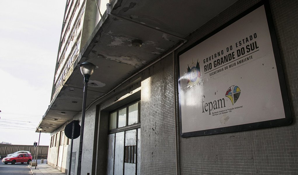22/07/2016 - PORTO ALEGRE, RS - Prédio abandonado da FEPAM, na Rua Carlos Chagas, centro. Foto: Guilherme Santos/Sul21 (Foto: Leonardo Lucena) 22/07/2016 - PORTO ALEGRE, RS - Prédio abandonado da FEPAM, na Rua Carlos Chagas, centro. Foto: Guilherme Santos/Sul21