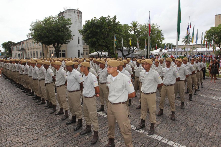 Cerim�nia de formatura de 706 Soldados da Pol�cia Militar. Manu Dias/AGECOM (Foto: Romulo Faro) Cerim�nia de formatura de 706 Soldados da Pol�cia Militar. Manu Dias/AGECOM