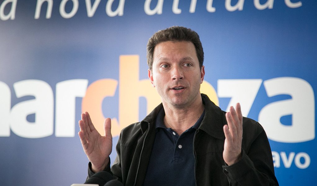 30/09/2016 - PORTO ALEGRE, RS - Nelson Marchezan Jr, candidato à prefeitura, concede coletiva para explicar ação da polícia federal em empresa de limpeza contratada pela campanha. Foto: Guilherme Santos/Sul21 (Foto: Esmael Morais) 30/09/2016 - PORTO ALEGRE, RS - Nelson Marchezan Jr, candidato à prefeitura, concede coletiva para explicar ação da polícia federal em empresa de limpeza contratada pela campanha. Foto: Guilherme Santos/Sul21