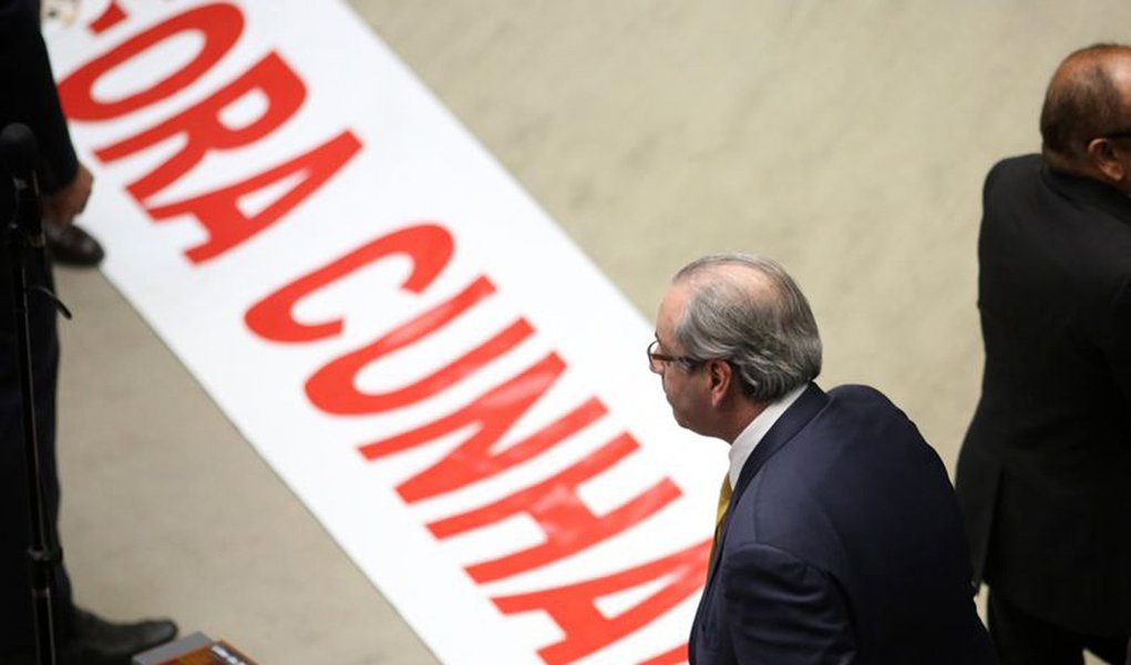 Bras�lia - O plen�rio da C�mara dos Deputados aprovou por 450 a favor, 10 contra e 9 absten��es a cassa��o do mandato do deputado afastado Eduardo Cunha (Fabio Rodrigues Pozzebom/Ag�ncia Brasil) (Foto: Leonardo Attuch) Bras�lia - O plen�rio da C�mara dos Deputados aprovou por 450 a favor, 10 contra e 9 absten��es a cassa��o do mandato do deputado afastado Eduardo Cunha (Fabio Rodrigues Pozzebom/Ag�ncia Brasil)