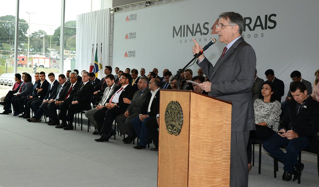 Governador Fernando Pimentel faz entrega de veiculos para Educação e Saúde. 30-06-2016- Expominas Foto: Manoel Marques/Imprensa-MG (Foto: Leonardo Lucena) Governador Fernando Pimentel faz entrega de veiculos para Educação e Saúde. 30-06-2016- Expominas Foto: Manoel Marques/Imprensa-MG