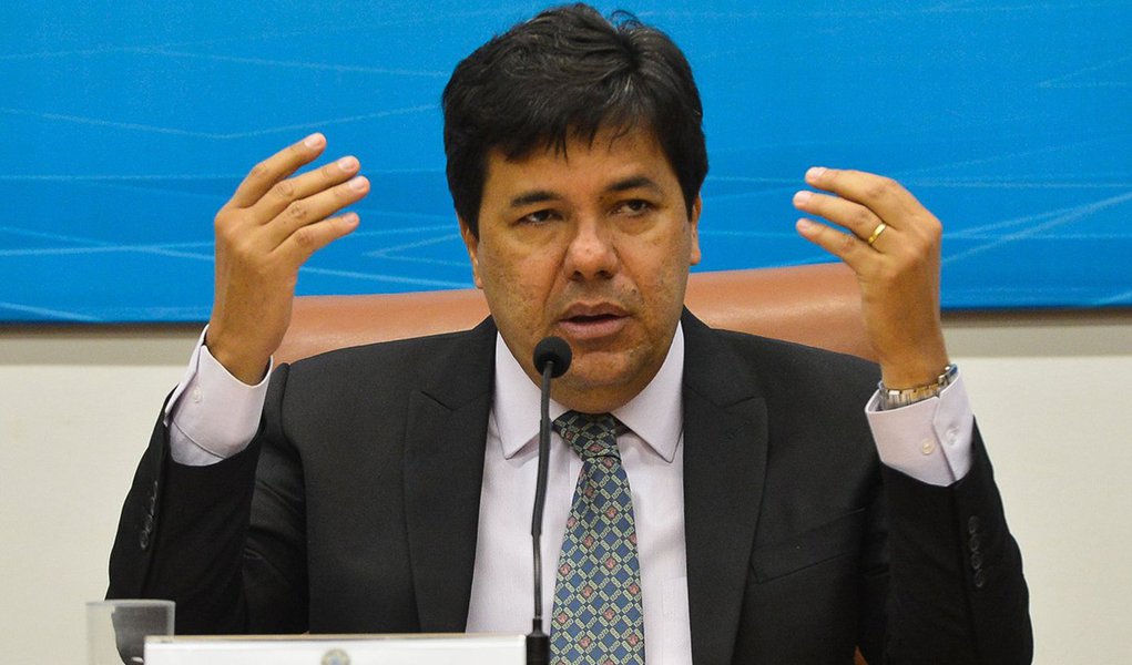 Brasília - O ministro da Educação, José Mendonça Bezerra Filho,dá posse hoje aos novos membros do Conselho Nacional de Educação. (Antônio Cruz/AgênciaBrasil) (Foto: Leonardo Attuch) Brasília - O ministro da Educação, José Mendonça Bezerra Filho,dá posse hoje aos novos membros do Conselho Nacional de Educação. (Antônio Cruz/AgênciaBrasil)