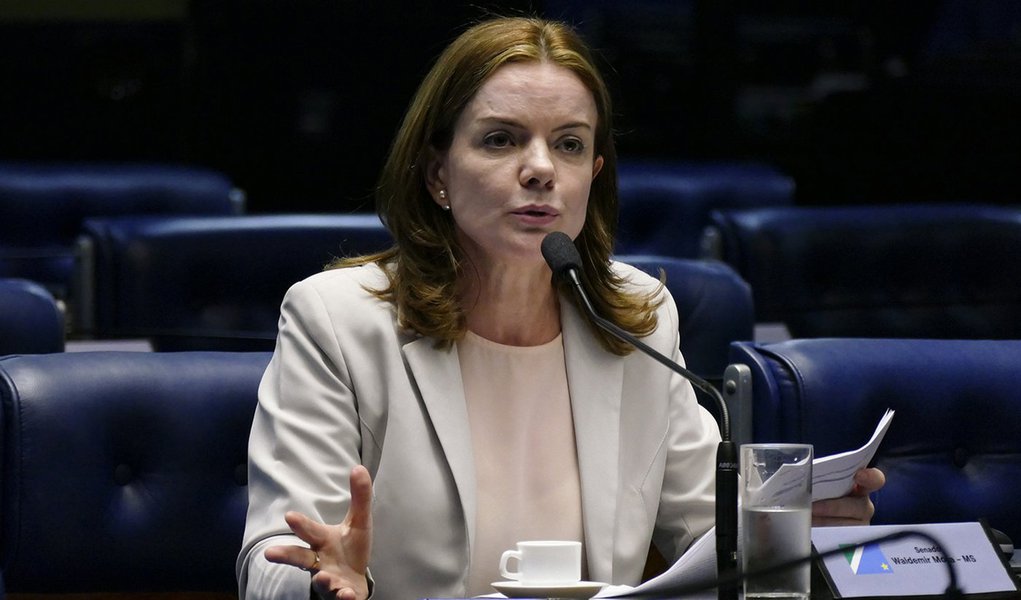 senadora Gleisi Hoffmann (PT-PR)
(Foto: Gisele Federicce)
senadora Gleisi Hoffmann (PT-PR)