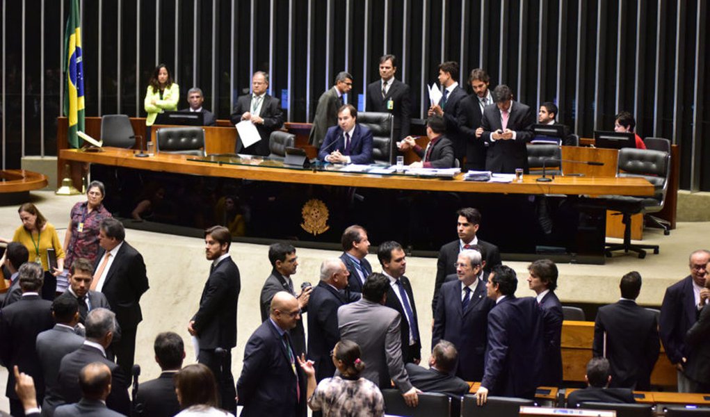 Brasília- DF- Brasil- 25/10/2016- Sessão extraordinária da Câmara dos Deputados, para discussão e votação de diversos projetos. Foto: Zeca Ribeiro/ Câmara dos Deputados (Foto: Giuliana Miranda) Brasília- DF- Brasil- 25/10/2016- Sessão extraordinária da Câmara dos Deputados, para discussão e votação de diversos projetos. Foto: Zeca Ribeiro/ Câmara dos Deputados