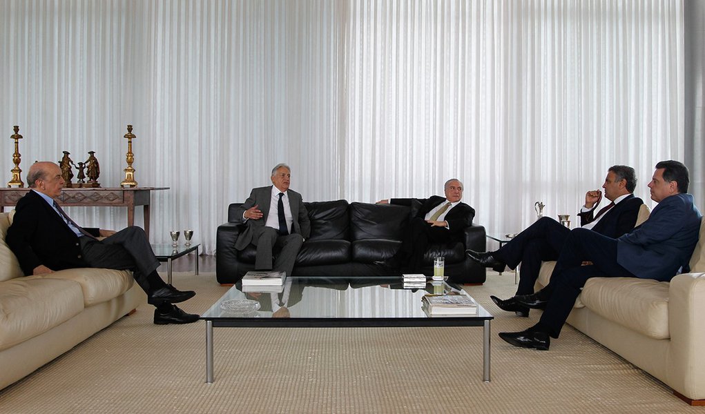 (Brasília - DF 25/11/2016) Presidente Michel Temer recebe o Ministro das Relações Exterios, José Serra, o Ex-Presidente Fernando Henrique Cardoso, o Senador Aécio Neves e o Governador Marconi Perilo no Palácio da Alvorada. Foto: Beto Barata/PR (Foto: Aquiles Lins) (Brasília - DF 25/11/2016) Presidente Michel Temer recebe o Ministro das Relações Exterios, José Serra, o Ex-Presidente Fernando Henrique Cardoso, o Senador Aécio Neves e o Governador Marconi Perilo no Palácio da Alvorada. Foto: Beto Barata/PR