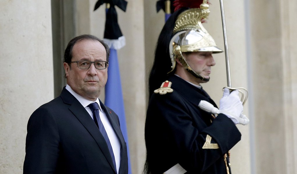 Presidente francês, François Hollande, no Palácio do Eliseu, em Paris. 17/11/2015 REUTERS/Philippe Wojazer (Foto: Paulo Emílio) Presidente francês, François Hollande, no Palácio do Eliseu, em Paris. 17/11/2015 REUTERS/Philippe Wojazer