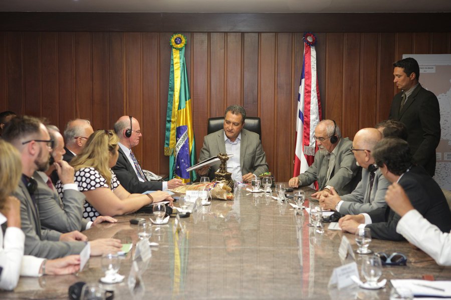 Governador Rui Costa em audi�ncia com presidente do Parlamento alem�o, Sr. Norbet Lamert e o Embaixador da Alemanha no Brasil, Sr. Georg Witeschel (Foto: Romulo Faro) Governador Rui Costa em audi�ncia com presidente do Parlamento alem�o, Sr. Norbet Lamert e o Embaixador da Alemanha no Brasil, Sr. Georg Witeschel