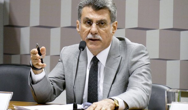 CPI do Futebol realiza reunião secreta para divulgação aos membros da documentação de caráter sigiloso em poder da CPI. Em pronunciamento, relator da CPI do Futebol, senador Romero Jucá (PMDB-RR) Foto: Roque de Sá/Agência Senado. (Foto: Maria do Rosário) CPI do Futebol realiza reunião secreta para divulgação aos membros da documentação de caráter sigiloso em poder da CPI. Em pronunciamento, relator da CPI do Futebol, senador Romero Jucá (PMDB-RR) Foto: Roque de Sá/Agência Senado.