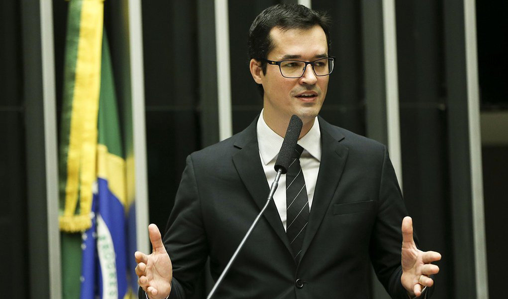 Brasília - O Procurador da República, coordenador da Força Tarefa do Ministério Público Federal na Operação Lava Jato, Deltan Dallagnol (Foto: Paulo Emílio) Brasília - O Procurador da República, coordenador da Força Tarefa do Ministério Público Federal na Operação Lava Jato, Deltan Dallagnol