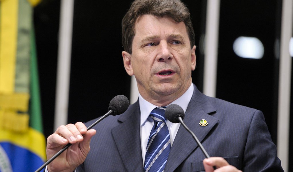 Em discurso na tribuna do Senado, senador Ivo Cassol (PP-RO) (Foto: Roberta Namour) Em discurso na tribuna do Senado, senador Ivo Cassol (PP-RO)
