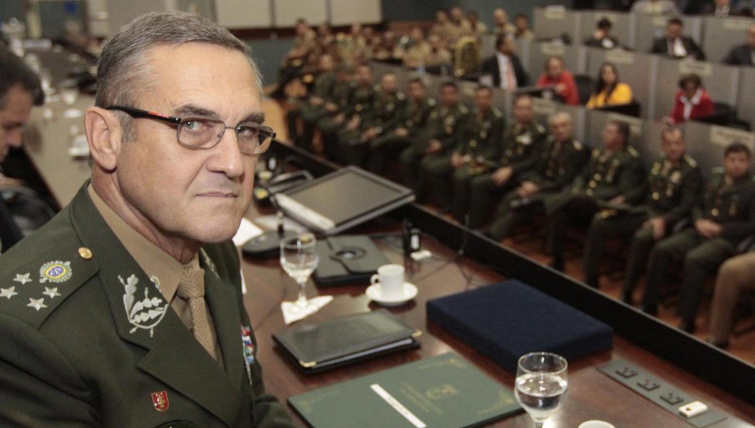 MANAUS, 26/03/2014 SESSAO ESPECIAL DE EM HOMENAGEM AO GENERAL VILLAS BOAS, COMANDANTE GERAL DO COMANDO MILITAR DA AMAZONIA. FOTO: TIAGO CORREA / CMM (Foto: Gisele Federicce) MANAUS, 26/03/2014 SESSAO ESPECIAL DE EM HOMENAGEM AO GENERAL VILLAS BOAS, COMANDANTE GERAL DO COMANDO MILITAR DA AMAZONIA. FOTO: TIAGO CORREA / CMM