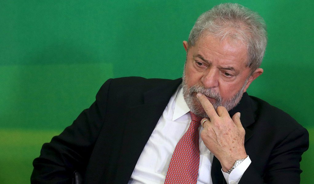 Brazil's former president Luiz Inacio Lula da Silva gestures during his appointment as chief of staff, at Planalto palace in Brasilia, Brazil, March 17, 2016. REUTERS/Adriano Machado (Foto: Leonardo Attuch) Brazil's former president Luiz Inacio Lula da Silva gestures during his appointment as chief of staff, at Planalto palace in Brasilia, Brazil, March 17, 2016. REUTERS/Adriano Machado