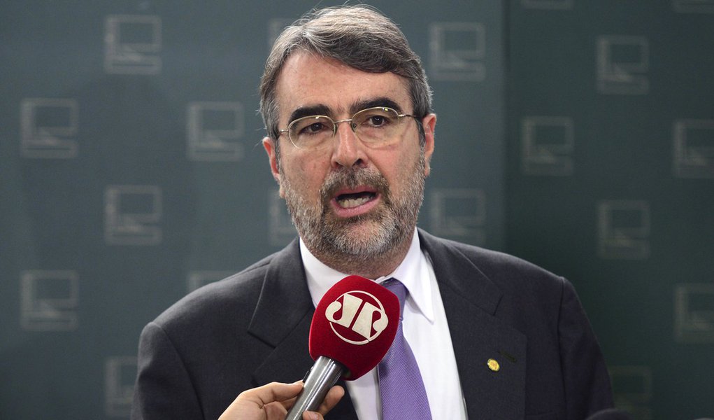 Bras�lia - O deputado Henrique Fontana fala sobre o processo de Impeachment (Antonio Cruz/Ag�ncia Brasil) (Foto: Charles Nisz) Bras�lia - O deputado Henrique Fontana fala sobre o processo de Impeachment (Antonio Cruz/Ag�ncia Brasil)