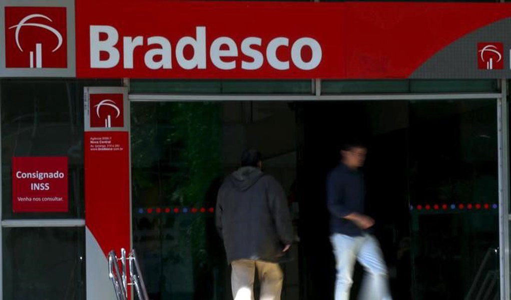 Agência do Bradesco no centro de São Paulo. 18/06/2015 REUTERS/Paulo Whitaker (Foto: Aquiles Lins) Agência do Bradesco no centro de São Paulo. 18/06/2015 REUTERS/Paulo Whitaker