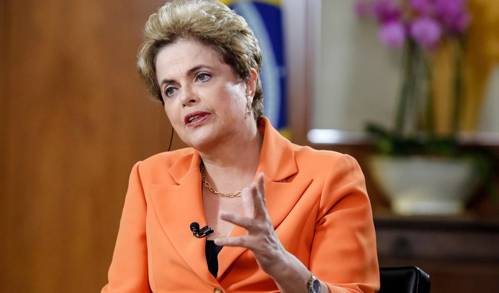 Brasília - DF, 04/05/2016. Presidenta Dilma Rousseff durante entrevista para BBC Londres no Palácio do Planalto. Foto: Roberto Stuckert Filho/PR (Foto: Paulo Emílio) Brasília - DF, 04/05/2016. Presidenta Dilma Rousseff durante entrevista para BBC Londres no Palácio do Planalto. Foto: Roberto Stuckert Filho/PR