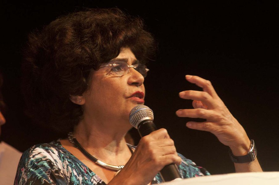 Fotos Ivone Perez - Evento Pró Dilma Teatro - Casa Grande - Rio de Janeiro 18/10/10.Marilena Chaui (Foto: Miguel do Rosário) Fotos Ivone Perez - Evento Pró Dilma Teatro - Casa Grande - Rio de Janeiro 18/10/10.Marilena Chaui