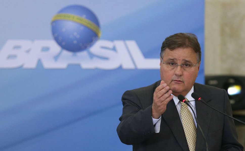 Brasília - O Ministro Geddel Vieira Lima participa da Cerimônia de Comemoração do Dia Nacional da Micro e Pequena Empresa (Valter Campanato/Agência Brasil) (Foto: Altamiro Borges) Brasília - O Ministro Geddel Vieira Lima participa da Cerimônia de Comemoração do Dia Nacional da Micro e Pequena Empresa (Valter Campanato/Agência Brasil)