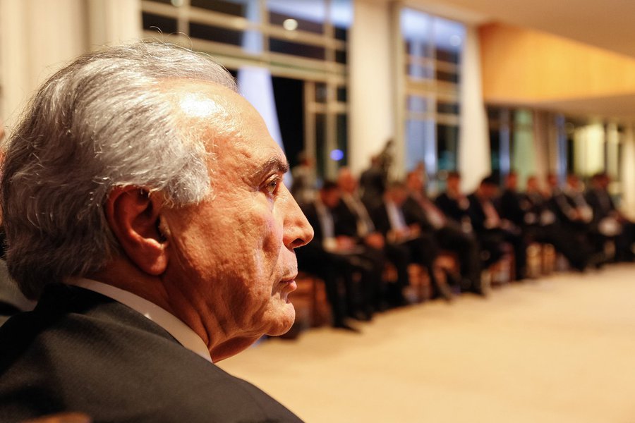 Presidente Michel Temer durante reunião com ministros e líderes da base aliada na câmara dos deputados no Palácio do Alvorada (Brasília - DF 27/09/2016) Foto: Beto Barata/PR (Foto: Leonardo Attuch) Presidente Michel Temer durante reunião com ministros e líderes da base aliada na câmara dos deputados no Palácio do Alvorada (Brasília - DF 27/09/2016) Foto: Beto Barata/PR