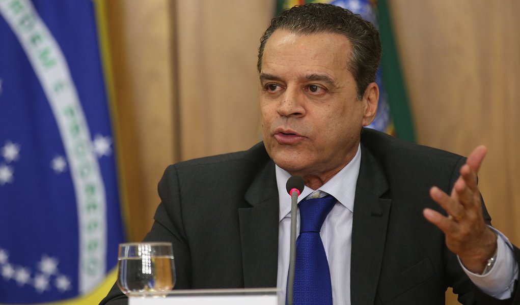 Brasília - O ministro do Turismo, Henrique Eduardo Alves, fala sobre os Jogos Olímpicos e Paralímpicos Rio 2016, no Palácio do Planalto (Fabio Rodrigues Pozzebom/Agência Brasil) (Foto: Giuliana Miranda) Brasília - O ministro do Turismo, Henrique Eduardo Alves, fala sobre os Jogos Olímpicos e Paralímpicos Rio 2016, no Palácio do Planalto (Fabio Rodrigues Pozzebom/Agência Brasil)