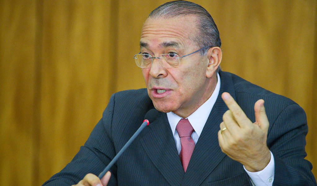 Brasília - O ministro-chefe da Casa Civil, Eliseu Padilha, durante coletiva de imprensa no Palácio do Planalto (José Cruz/Agência Brasil) (Foto: Leonardo Attuch) Brasília - O ministro-chefe da Casa Civil, Eliseu Padilha, durante coletiva de imprensa no Palácio do Planalto (José Cruz/Agência Brasil)