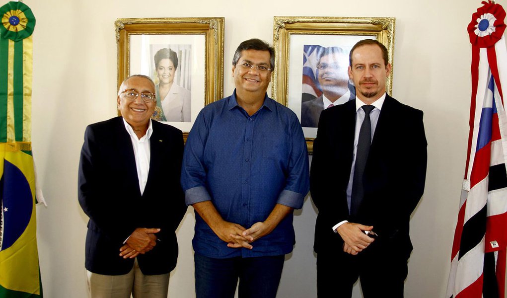 Governador Flávio Dino recebeu o novo presidente do FNDE, Gastão Vieira, no Palácio dos Leões. Foto: Handson Chagas/Secap (Foto: Leonardo Lucena) Governador Flávio Dino recebeu o novo presidente do FNDE, Gastão Vieira, no Palácio dos Leões. Foto: Handson Chagas/Secap
