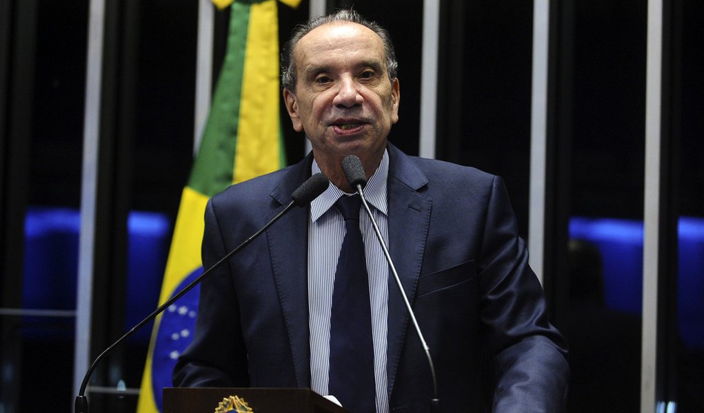 Plenário do Senado Federal durante sessão deliberativa ordinária. Em discurso, senador Aloysio Nunes Ferreira (PSDB-SP). Foto: Marcos Oliveira/Agência Senado (Foto: Giuliana Miranda) Plenário do Senado Federal durante sessão deliberativa ordinária. Em discurso, senador Aloysio Nunes Ferreira (PSDB-SP). Foto: Marcos Oliveira/Agência Senado