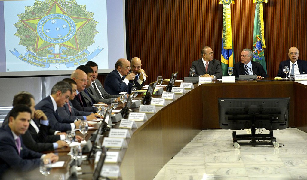 O presidente interino Michel Temer coordena a primeira reunião ministerial de seu governo, às 9h, no Palácio do Planalto (Foto: Leonardo Attuch) O presidente interino Michel Temer coordena a primeira reunião ministerial de seu governo, às 9h, no Palácio do Planalto