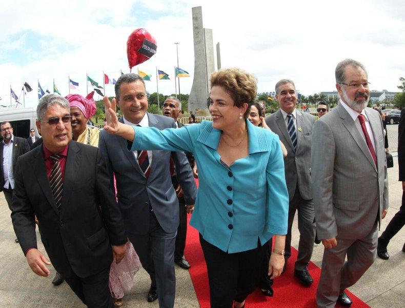 Salvador- BA- Brasil- 16/06/2016- Governador Rui Costa participa da outorga do Título de Cidadã Baiana a presidente eleita Dilma Rousseff, na Assembleia Legislativa da Bahia (ALBA). (Foto: Romulo Faro) Salvador- BA- Brasil- 16/06/2016- Governador Rui Costa participa da outorga do Título de Cidadã Baiana a presidente eleita Dilma Rousseff, na Assembleia Legislativa da Bahia (ALBA).