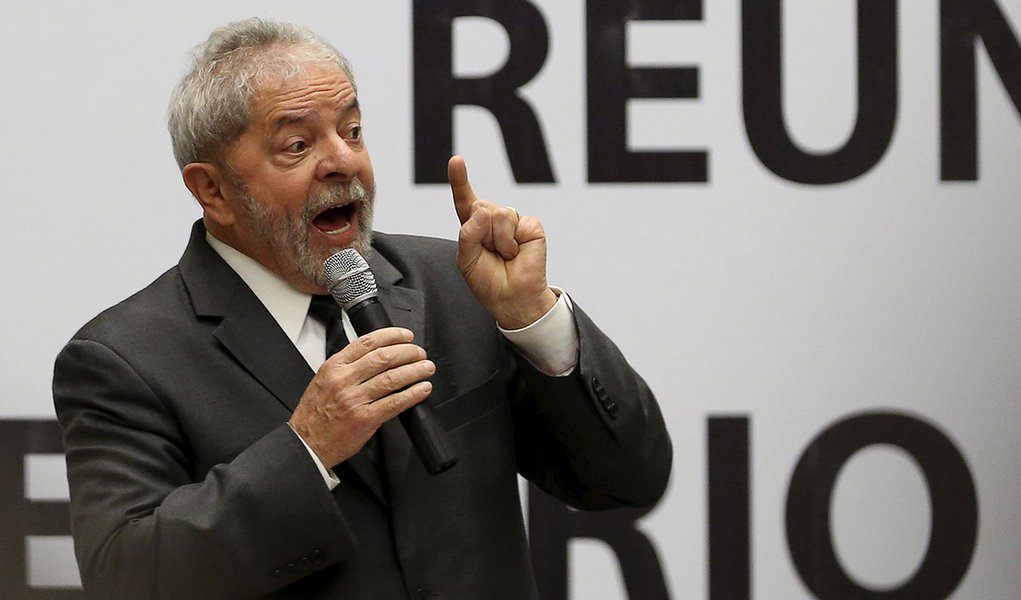 Lula, durante reunião do diretório do PT em BrasÃlia 29/10/2015 REUTERS/Adriano Machado (Foto: Paulo Emílio) Lula, durante reunião do diretório do PT em BrasÃlia 29/10/2015 REUTERS/Adriano Machado