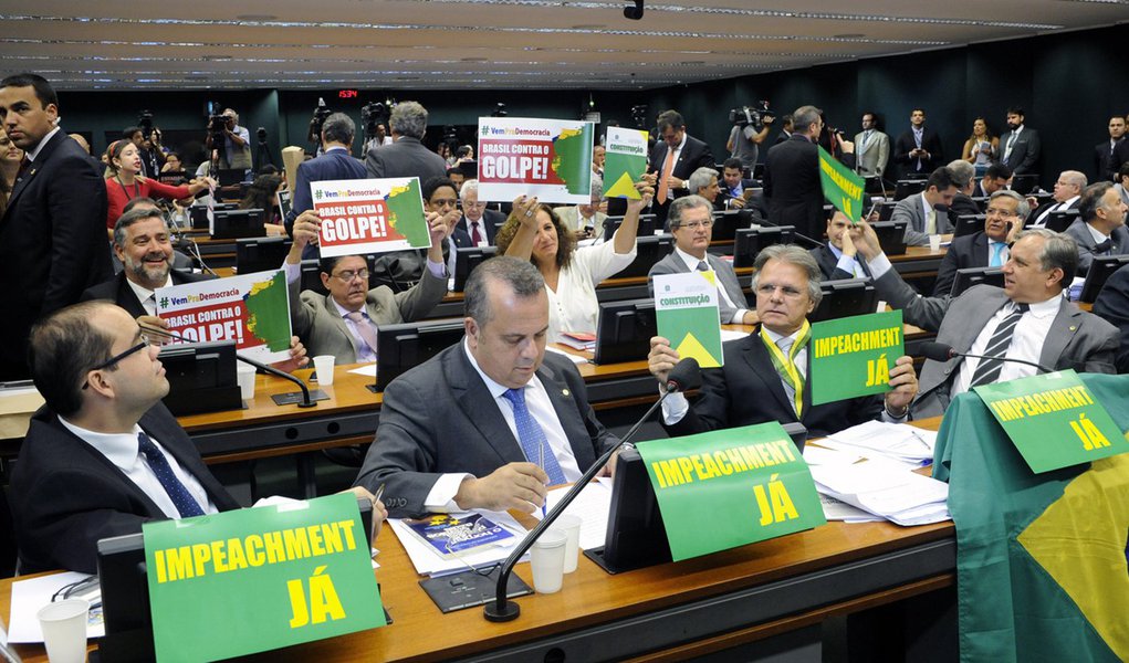 08/04/2016 - Brasília - DF, Brasil - Reunião Extraordinária para discussão do parecer do Relator. Foto: Luis Macedo / Câmara dos Deputados (Foto: Aquiles Lins) 08/04/2016 - Brasília - DF, Brasil - Reunião Extraordinária para discussão do parecer do Relator. Foto: Luis Macedo / Câmara dos Deputados