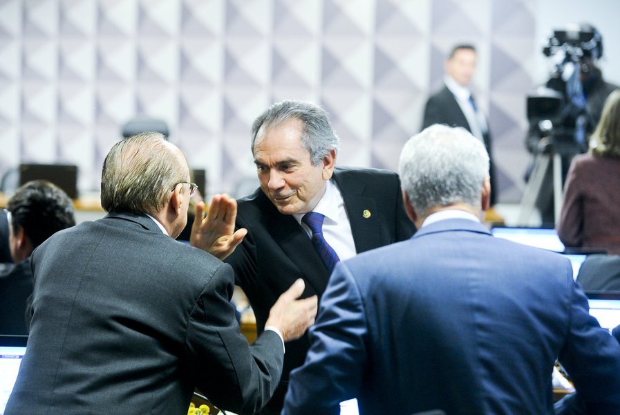 Comiss�o Especial do Impeachment 2016 (CEI2016) realiza reuni�o de instala��o e elei��o do presidente e do relator. Participam: senador Benedito de Lira (PP-AL); senador Telm�rio Mota (PDT-RR). Foto: Marcos Oliveira/Ag�ncia Senado (Foto: Tereza Cruvinel) Comiss�o Especial do Impeachment 2016 (CEI2016) realiza reuni�o de instala��o e elei��o do presidente e do relator. Participam: senador Benedito de Lira (PP-AL); senador Telm�rio Mota (PDT-RR). Foto: Marcos Oliveira/Ag�ncia Senado