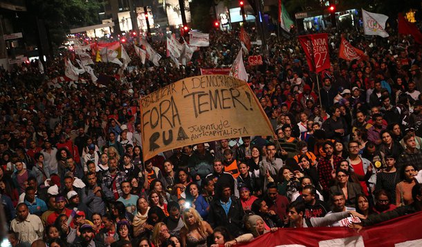 12/05/2016- São Paulo- SP, Brasil- Ato contra o afastamento de Dilma Rousseff da Presidência, na Avenida Paulista. Foto: Paulo Pinto/ Agência PT (Foto: Sebastião Velasco) 12/05/2016- São Paulo- SP, Brasil- Ato contra o afastamento de Dilma Rousseff da Presidência, na Avenida Paulista. Foto: Paulo Pinto/ Agência PT