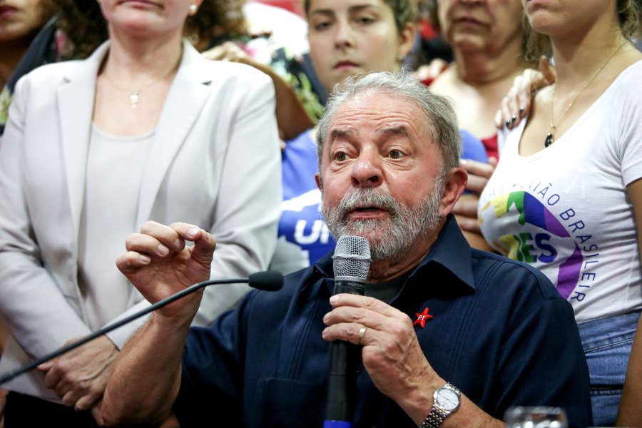 São Paulo 04/04/2016- Ex-Presidente Lula, durante entrevista a imprensa na sede do PT Nacional. Foto: Paulo Pinto/Fotos Públicas (Foto: Leonardo Attuch) www.brasil247.com - São Paulo 04/04/2016- Ex-Presidente Lula, durante entrevista a imprensa na sede do PT Nacional. Foto: Paulo Pinto/Fotos Públicas