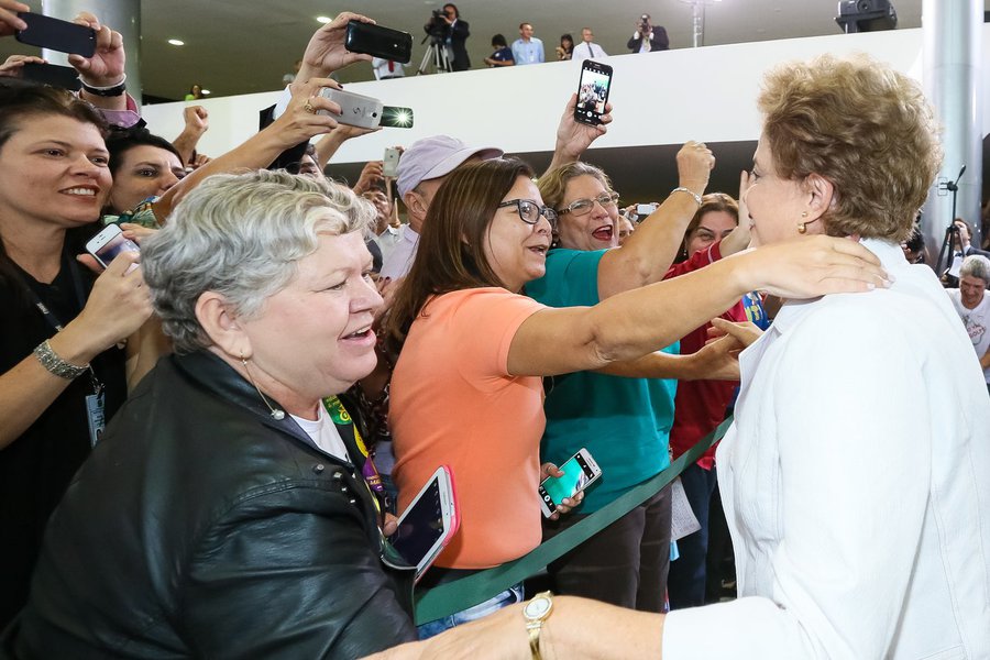 Brasília - DF, 12/04/2016. Presidenta Dilma Rousseff durante encontro da Educação pela Democracia. Foto: Roberto Stuckert Filho/PR (Foto: Maria do Rosário) Brasília - DF, 12/04/2016. Presidenta Dilma Rousseff durante encontro da Educação pela Democracia. Foto: Roberto Stuckert Filho/PR