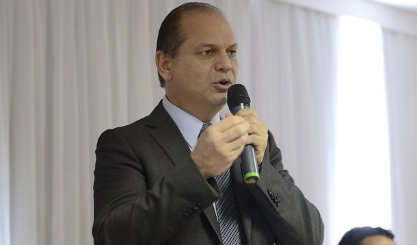 Brasília- O ministro da Saúde, Ricardo Barros, participa da 25ª Reunião de avaliação do Programa Nacional de Controle da Malária e da 8ª reunião de apoiadores municipais para controle da malária (Elza Fiuza/Agência Brasil) (Foto: Thiago Henrique Silva) Brasília- O ministro da Saúde, Ricardo Barros, participa da 25ª Reunião de avaliação do Programa Nacional de Controle da Malária e da 8ª reunião de apoiadores municipais para controle da malária (Elza Fiuza/Agência Brasil)