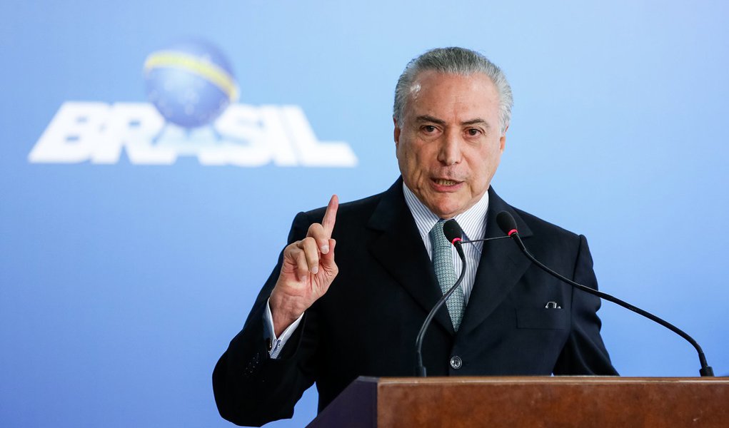 Presidente Interino Michel Temer durante cerimônia de posse do senhor Torquato Jardim no cargo de Ministro da Transparência, Fiscalização e Controle. (Brasília - DF, 02/06/2016) Foto: Beto Barata/PR (Foto: Paulo Emílio) Presidente Interino Michel Temer durante cerimônia de posse do senhor Torquato Jardim no cargo de Ministro da Transparência, Fiscalização e Controle. (Brasília - DF, 02/06/2016) Foto: Beto Barata/PR