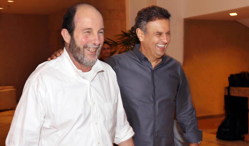 O candidato à Presidência da República pela Coligação Muda Brasil, Aécio Neves, reuniu-se, nesta sexta-feira (10/10), com Arminio Fraga, ex-presidente do Banco Central, no Rio de Janeiro. Crédito: Marcos Fernandes/Coligação Muda Brasil (Foto: Roberta Namour) O candidato à Presidência da República pela Coligação Muda Brasil, Aécio Neves, reuniu-se, nesta sexta-feira (10/10), com Arminio Fraga, ex-presidente do Banco Central, no Rio de Janeiro. Crédito: Marcos Fernandes/Coligação Muda Brasil