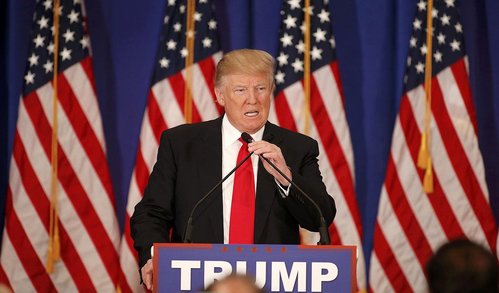 Republican U.S. presidential candidate Donald Trump speaks about the results of the Michigan, Mississippi and other primary elections during a news conference held at his Trump National Golf Club in Jupiter, Florida, March 8, 2016. REUTERS/Joe Skipper (Foto: Leonardo Attuch) Republican U.S. presidential candidate Donald Trump speaks about the results of the Michigan, Mississippi and other primary elections during a news conference held at his Trump National Golf Club in Jupiter, Florida, March 8, 2016. REUTERS/Joe Skipper